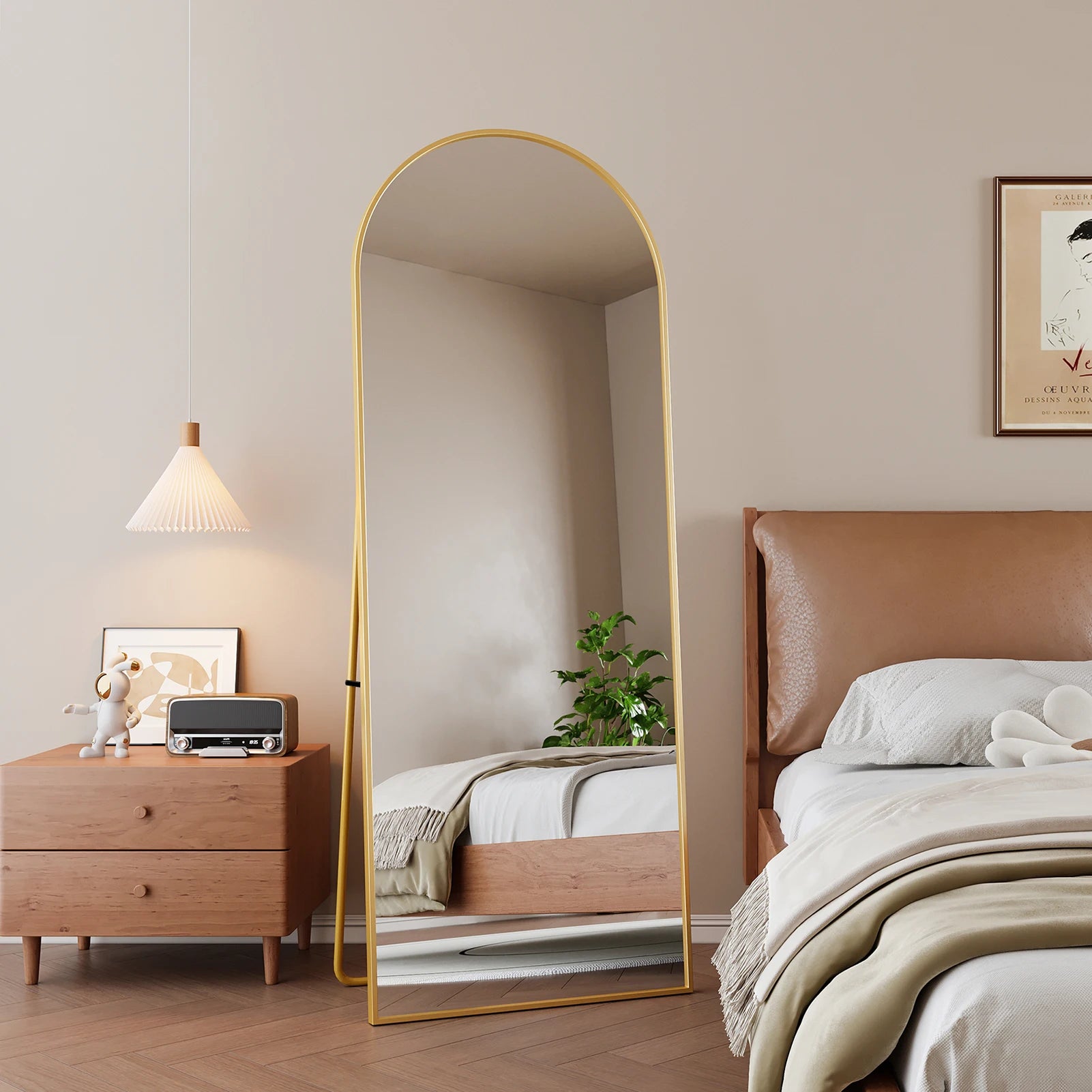 Full-Length Mirror with Curved Stand