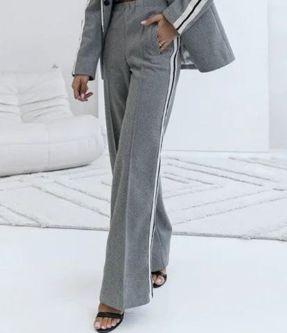 Streetwear Two-Piece Women’s Suit – Spring 2025 Collection