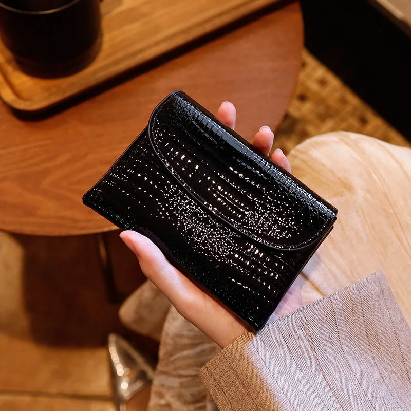 Magnetic Clasp Short Ladies Genuine Leather Wallet 2025