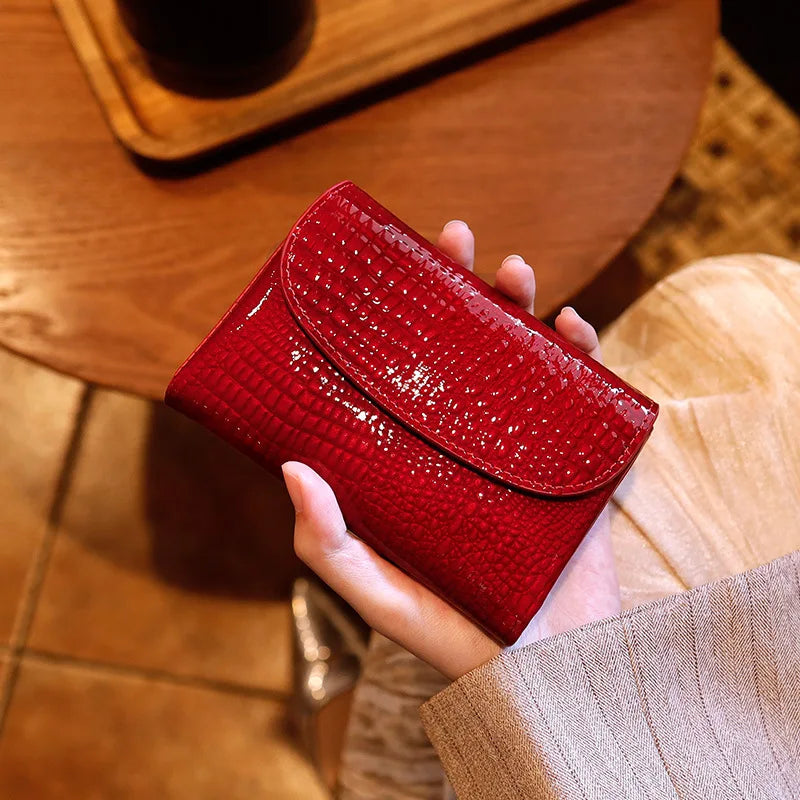 Magnetic Clasp Short Ladies Genuine Leather Wallet 2025