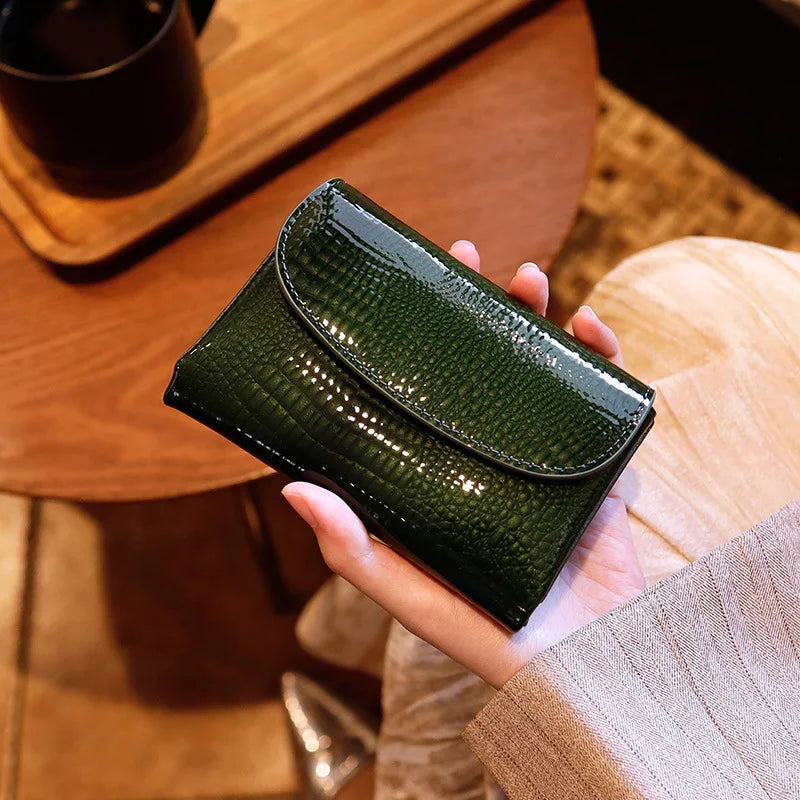 Magnetic Clasp Short Ladies Genuine Leather Wallet 2025