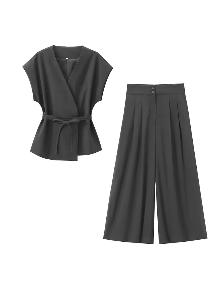 TFMLN Women’s Sleeveless V-Neck Trouser Suit with Belt